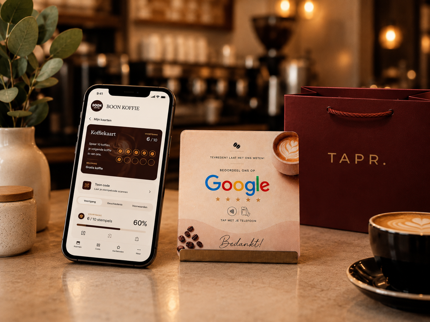 NFC-kaart, telefoon en welkomstpakket samen
